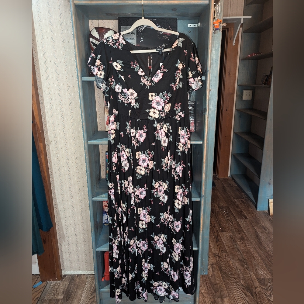 NWT Torrid Floral Split Dress